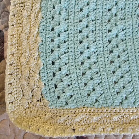 CROCHET Afghan Blanket Teal Blue Yellow Baby Small 44" x 32" Scalloped GIFT - Picture 4 of 8